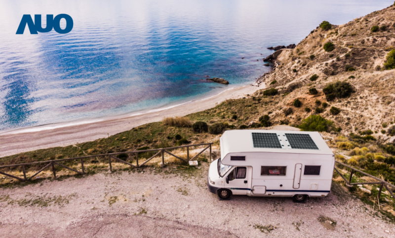 「可撓輕量化太陽光電板SunCurva」使用輕量特殊耐候型複合板取代傳統太陽能板的玻璃前板，不僅降低70%重量，每米平方僅3Kg；具有抗衝擊性能及通過電磁相容性測試，可應用於交通運輸工具，如露營車、遊艇等